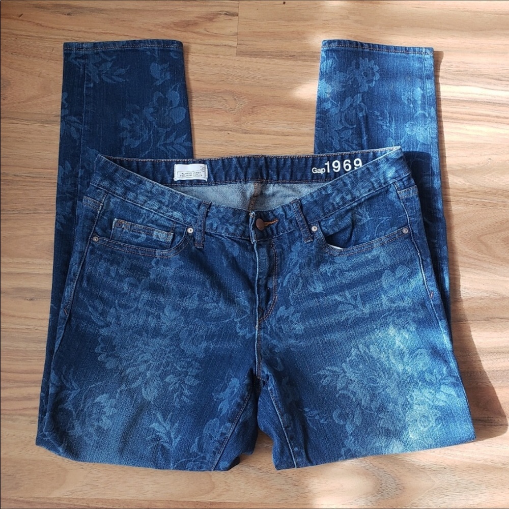 💙 2/$25 Gap | Floral pattern jeans- 31